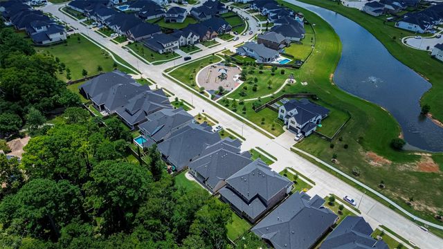 9722 Dani Lake Drive, Tomball, TX 77375
