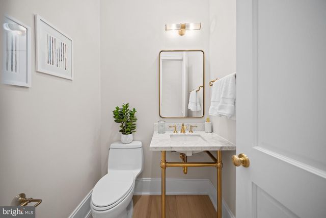 5125 UPTON ST NW, Washington, DC 20016