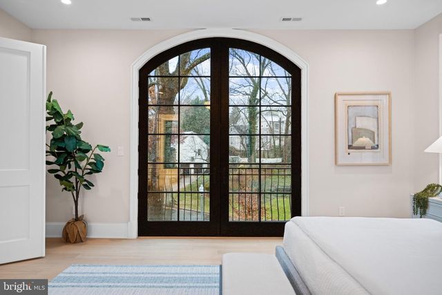 5125 UPTON ST NW, Washington, DC 20016