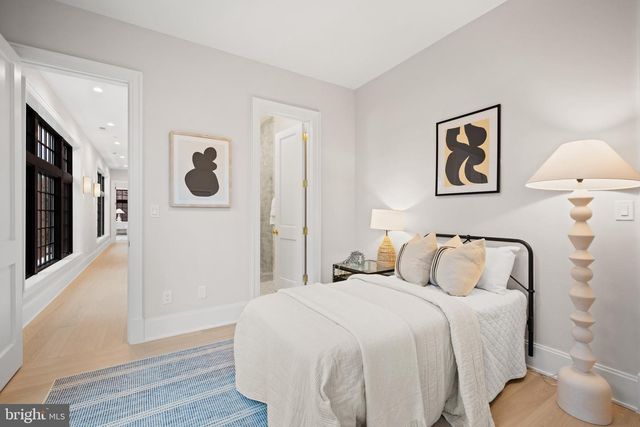 5125 UPTON ST NW, Washington, DC 20016