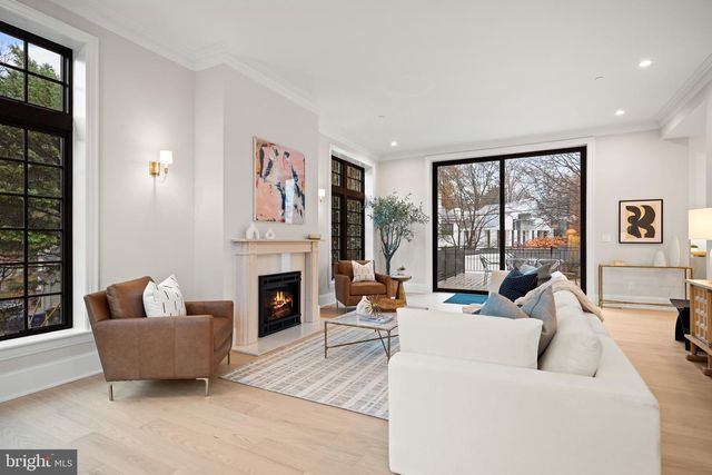 5125 UPTON ST NW, Washington, DC 20016