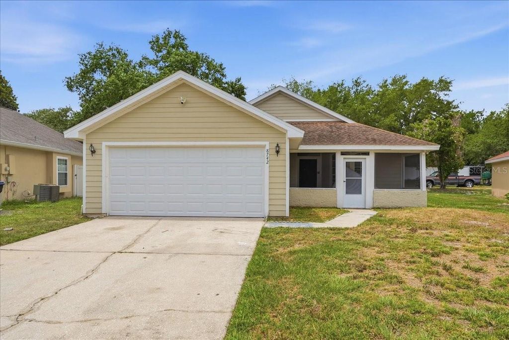 8742 FORT SHEA AVE, Orlando, FL 32822