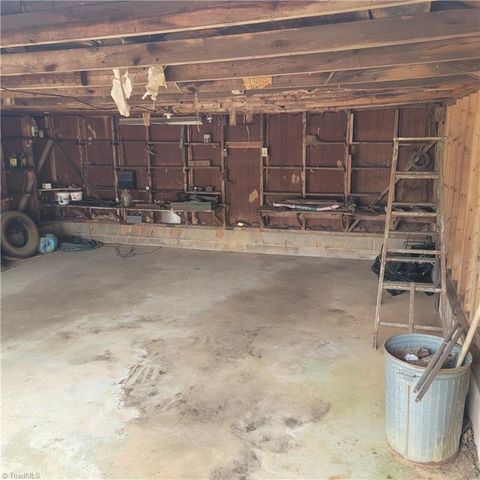 142 Motsinger Drive, Winston-salem, NC 27107