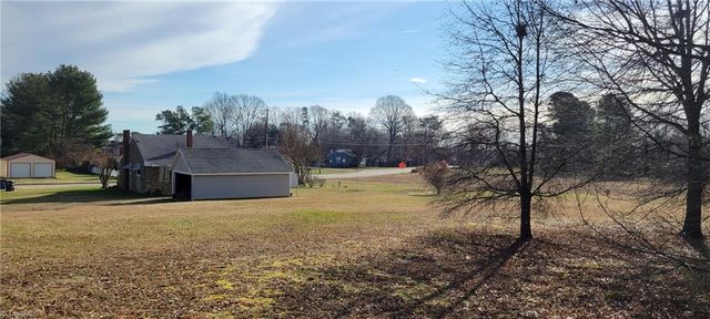 142 Motsinger Drive, Winston-salem, NC 27107