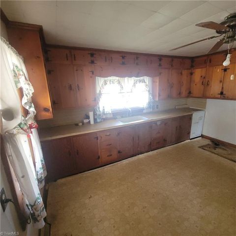 142 Motsinger Drive, Winston-salem, NC 27107