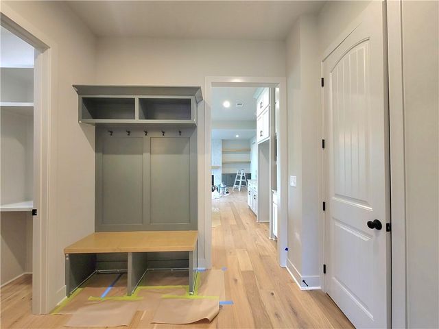 18232 Oakmont Street, Overland Park, KS 66013