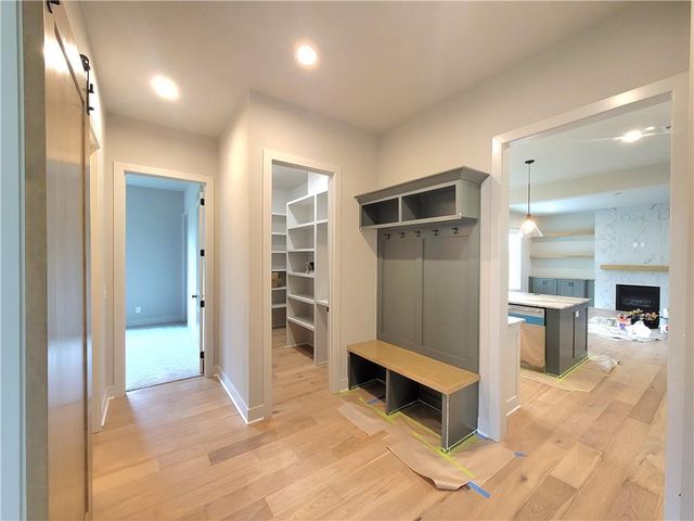 18232 Oakmont Street, Overland Park, KS 66013