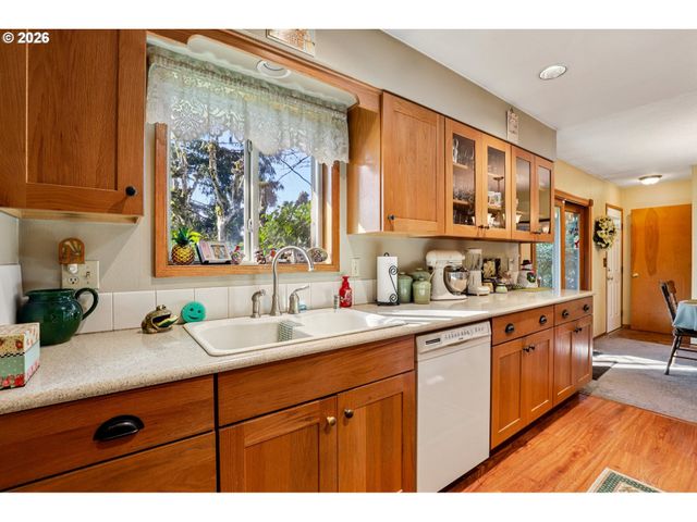 6117 IDAHO St, Vancouver, WA 98661