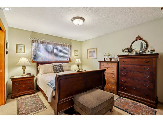 6117 IDAHO St, Vancouver, WA 98661