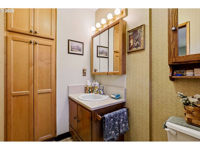 6117 IDAHO St, Vancouver, WA 98661