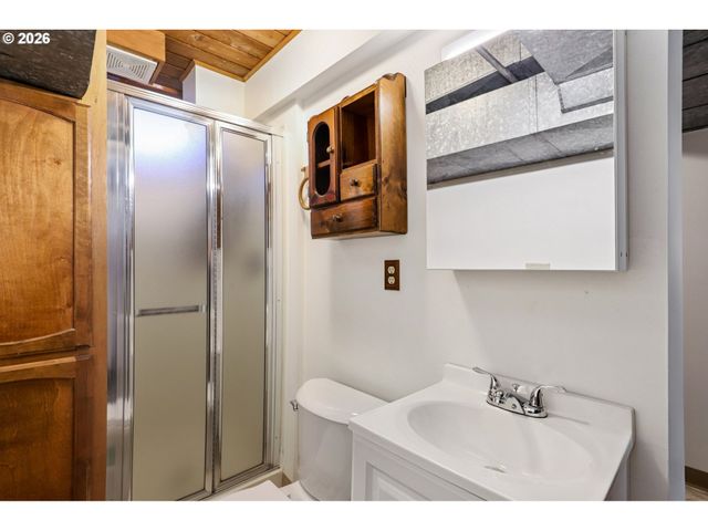 6117 IDAHO St, Vancouver, WA 98661