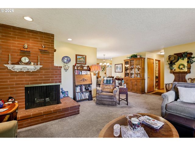 6117 IDAHO St, Vancouver, WA 98661