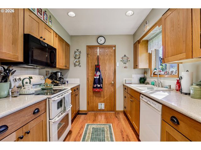 6117 IDAHO St, Vancouver, WA 98661