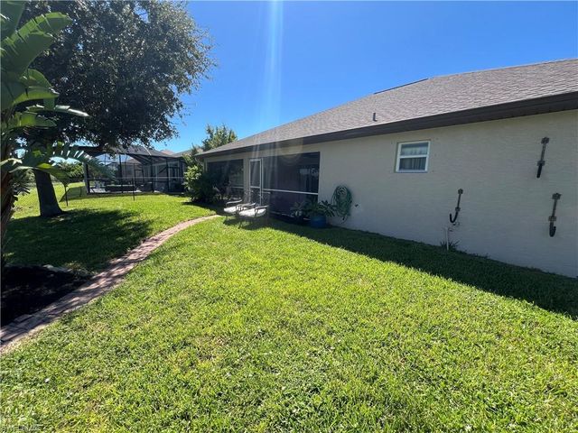 225 SW 26th PL, Cape Coral, FL 33991
