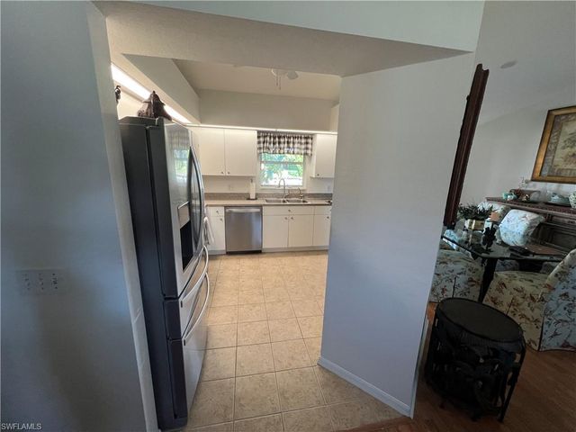 225 SW 26th PL, Cape Coral, FL 33991
