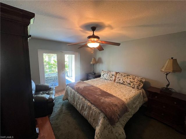 225 SW 26th PL, Cape Coral, FL 33991