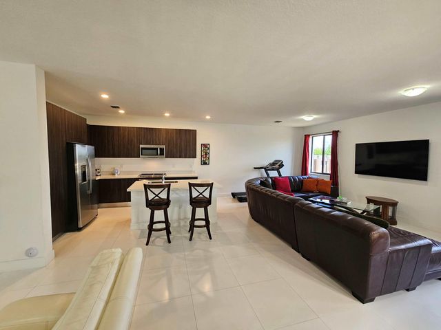 15743 SW 136th Terrace, Miami, FL 33196