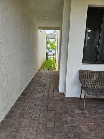 15743 SW 136th Terrace, Miami, FL 33196