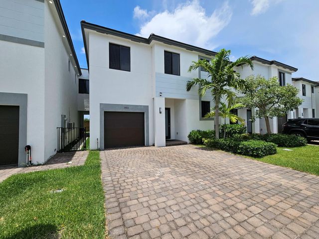 15743 SW 136th Terrace, Miami, FL 33196