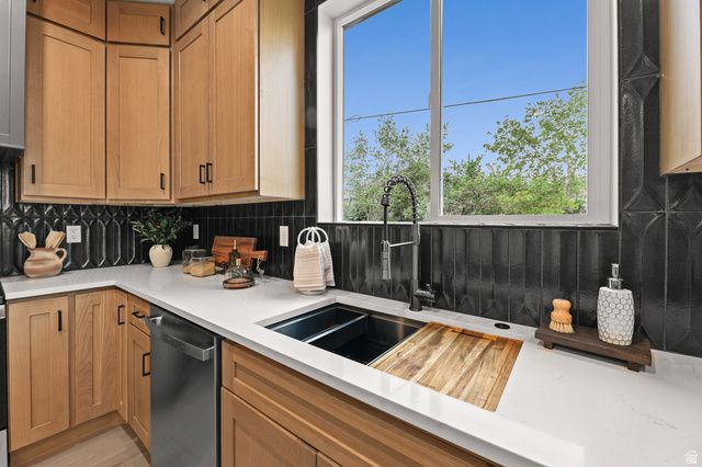 617 W 5TH AVE, Midvale, UT 84047