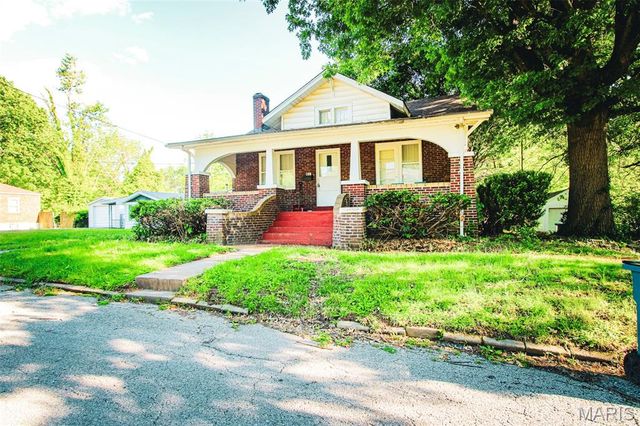 206 Crown Drive, Riverview, MO 63137