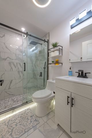 6612 W 64th Place 2W, Chicago, IL 60638