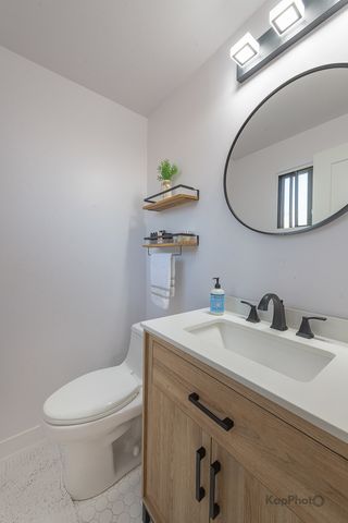 6612 W 64th Place 2W, Chicago, IL 60638
