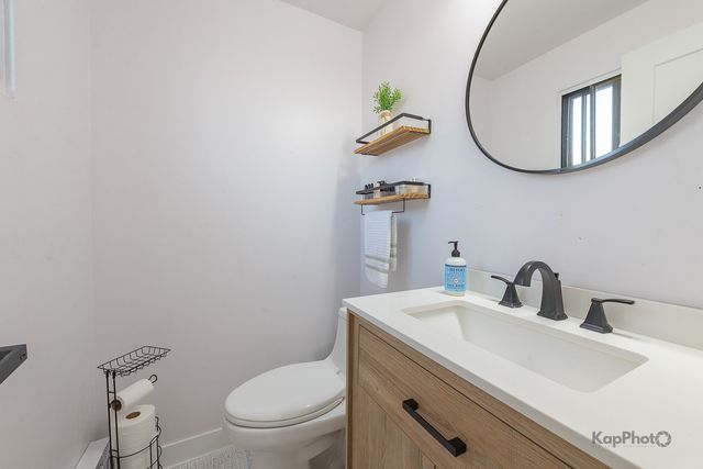 6612 W 64th Place 2W, Chicago, IL 60638