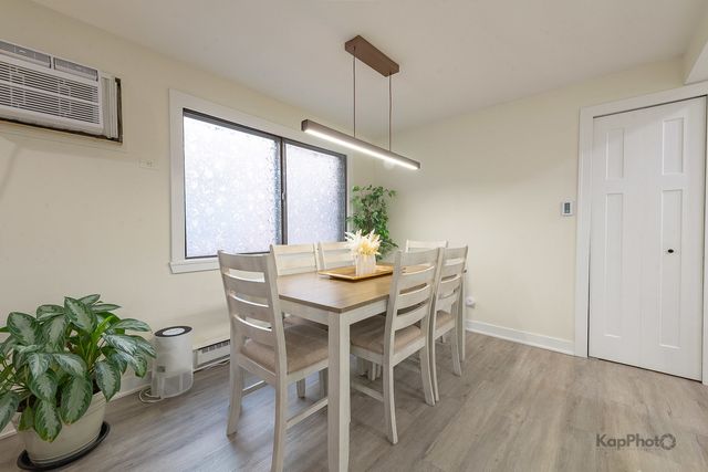 6612 W 64th Place 2W, Chicago, IL 60638