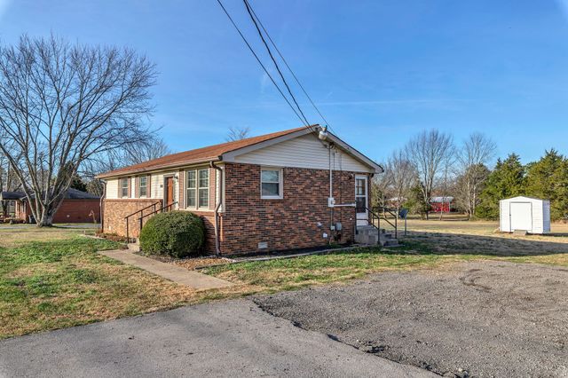 2086 Hartsville Pike, Lebanon, TN 37087