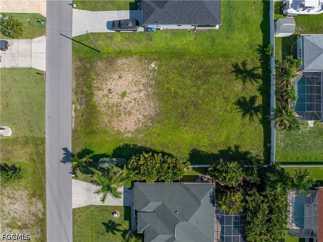 9 NW 38th PL, Cape Coral, FL 33993
