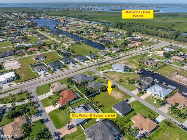 9 NW 38th PL, Cape Coral, FL 33993