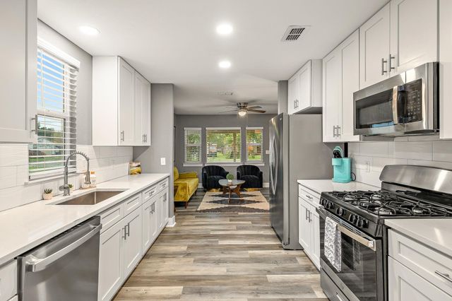 606 E 19th ST, Georgetown, TX 78626