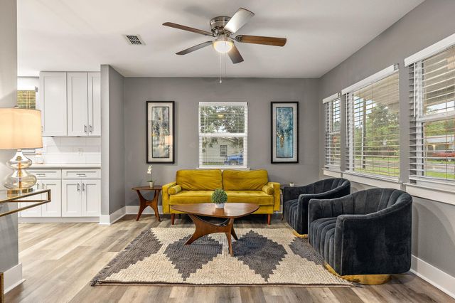 606 E 19th ST, Georgetown, TX 78626
