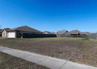 6226 Queen Bess Dr, Corpus Christi, TX 78414