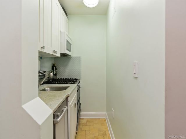 17 N Chatsworth Avenue 1H, Larchmont, NY 10538