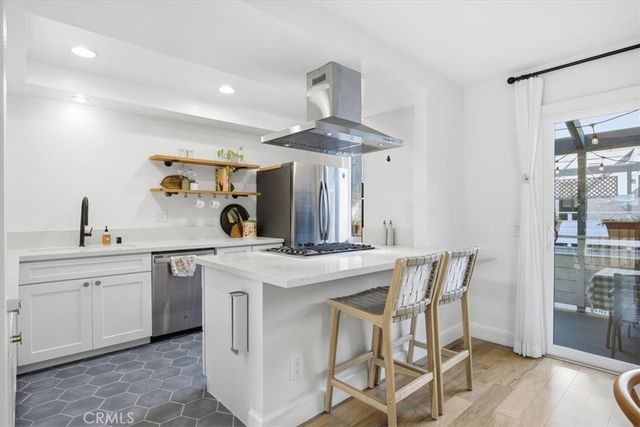 1911 Rockefeller Lane E, Redondo Beach, CA 90278