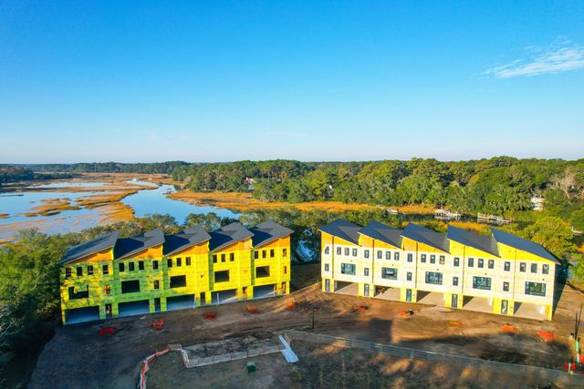 830 Curved Creek Court, Charleston, SC 29412