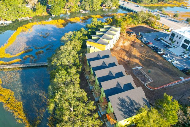 830 Curved Creek Court, Charleston, SC 29412