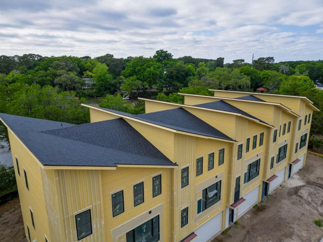 830 Curved Creek Court, Charleston, SC 29412