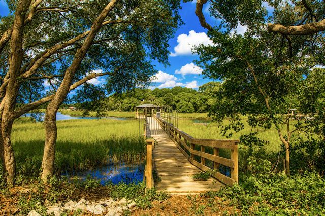 830 Curved Creek Court, Charleston, SC 29412
