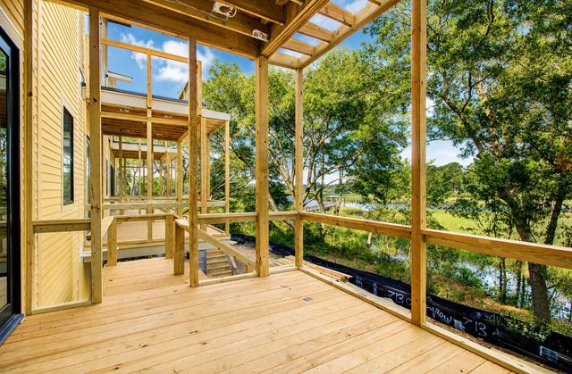 830 Curved Creek Court, Charleston, SC 29412