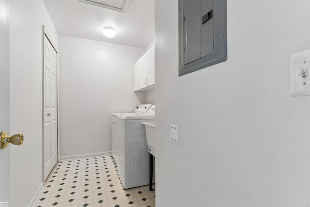 16776 Glenmoor Street, Macomb, MI 48044