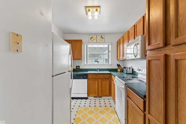 16776 Glenmoor Street, Macomb, MI 48044