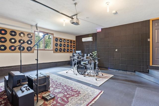 65 Bennett Street, Hudson, MA 01749
