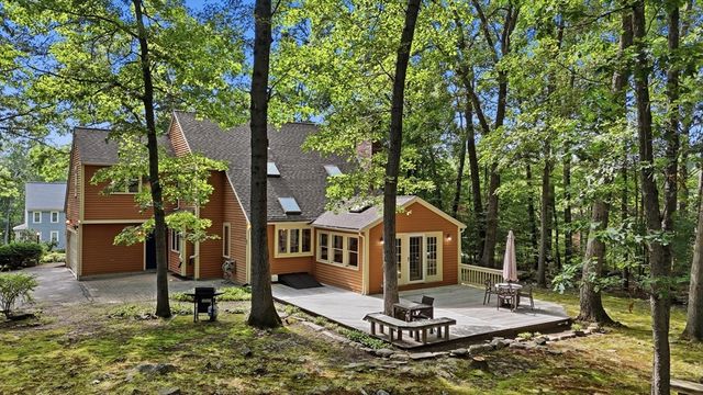 65 Bennett Street, Hudson, MA 01749