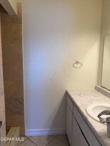 8916 Leo Street B, El Paso, TX 79904