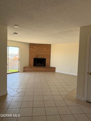 8916 Leo Street B, El Paso, TX 79904