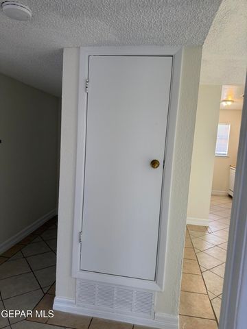 8916 Leo Street B, El Paso, TX 79904