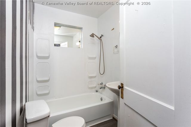239 10th Avenue, South Charleston, WV 25303